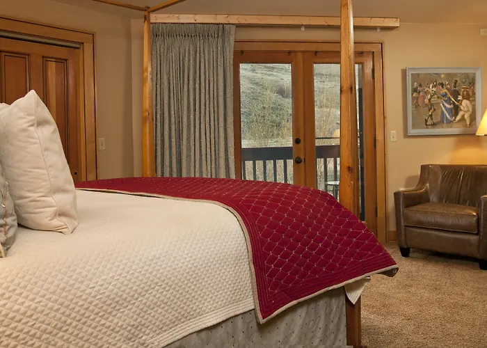 Hotel On The Creek 3*