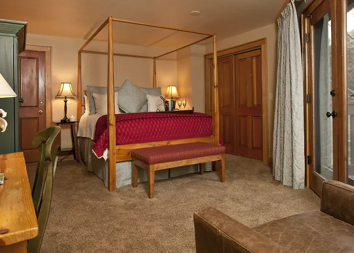 On The Creek Hotel 3*