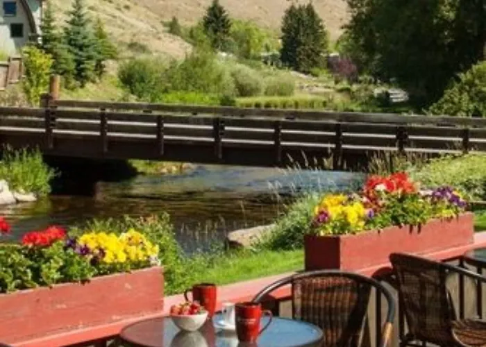 On The Creek Hotel Jackson