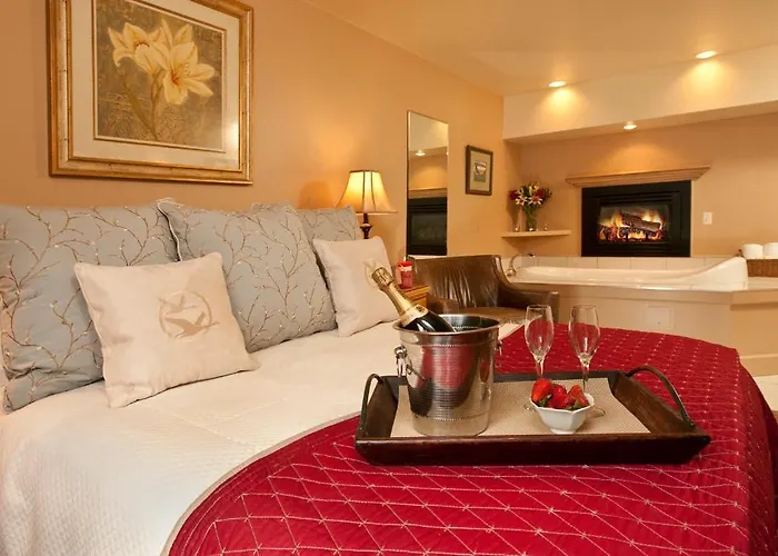 On The Creek Hotel 3*
